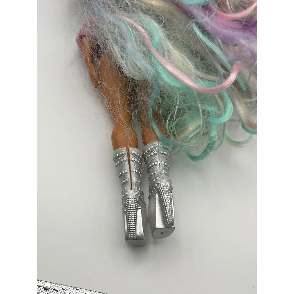 LOL Surprise OMG Remix 2020 Collector Edition Jukebox BB Doll Pink Outfit Brush